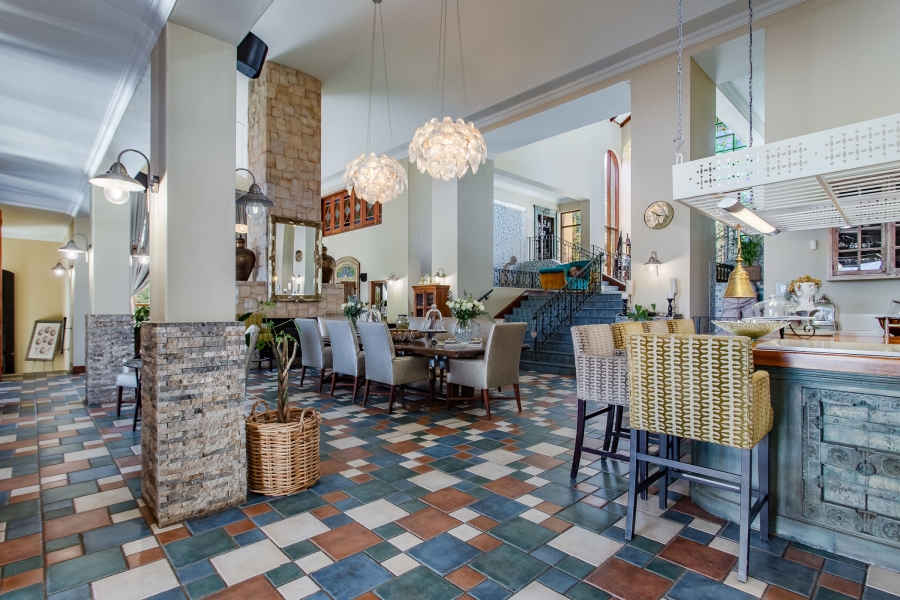 5 Bedroom Property for Sale in Winelands Western Cape